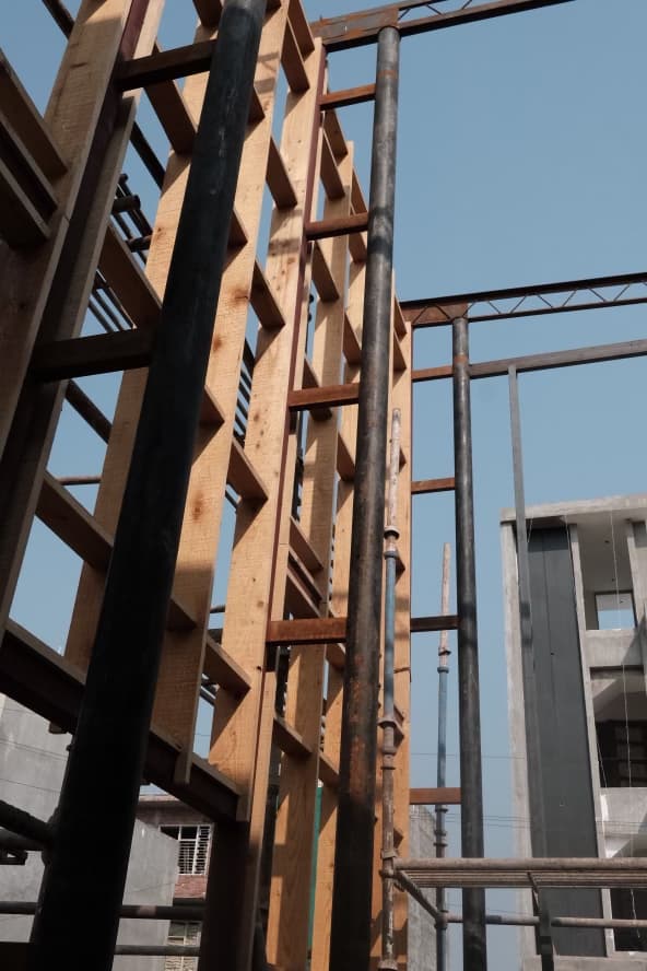 DBH - Pine Wood Columns